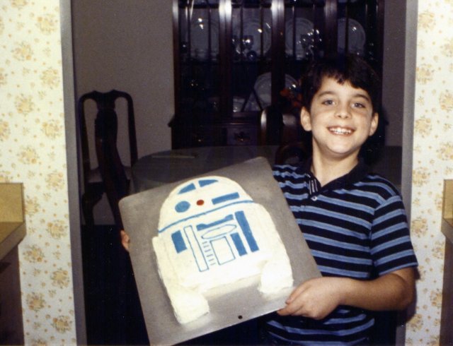 1984-12-09 R2-D2 cake.jpg