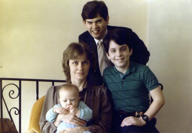 1985-04 Family Portrait.jpg