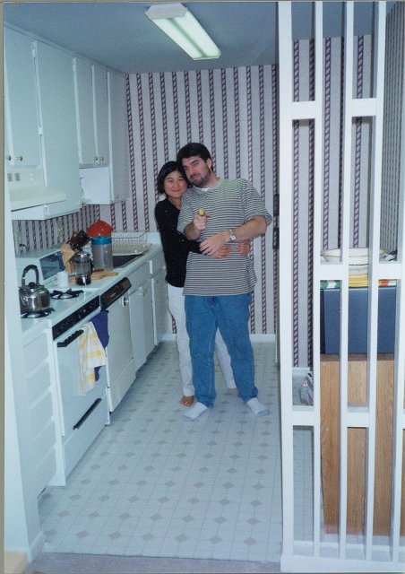 1999-09 Cuddling in the kitchn in Atlanta apartment.jpg