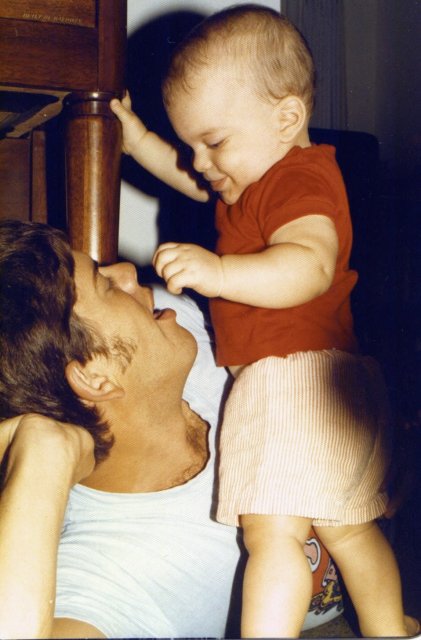 1977-08-13 with Daddy.jpg
