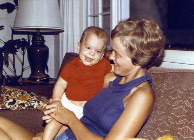 1977-08-13 with Mama.jpg