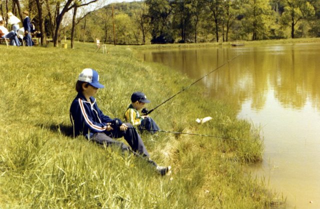 1981-05 Fishing at DuPont Club with Doug.jpg