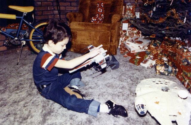 1982-12-25 Santa brings happiness.jpg
