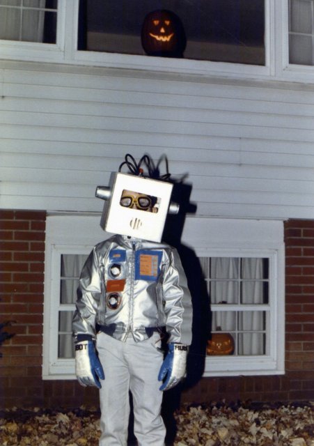 1983-10-31 Robot.jpg