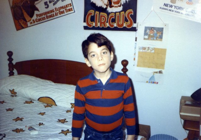 1983-11 Billy's circus bedroom.jpg